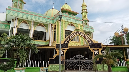 Masjid Jami' Al-Mu'awanah: Tempat Ibadah yang Menghiasi Kehidupan Warga Cilacap